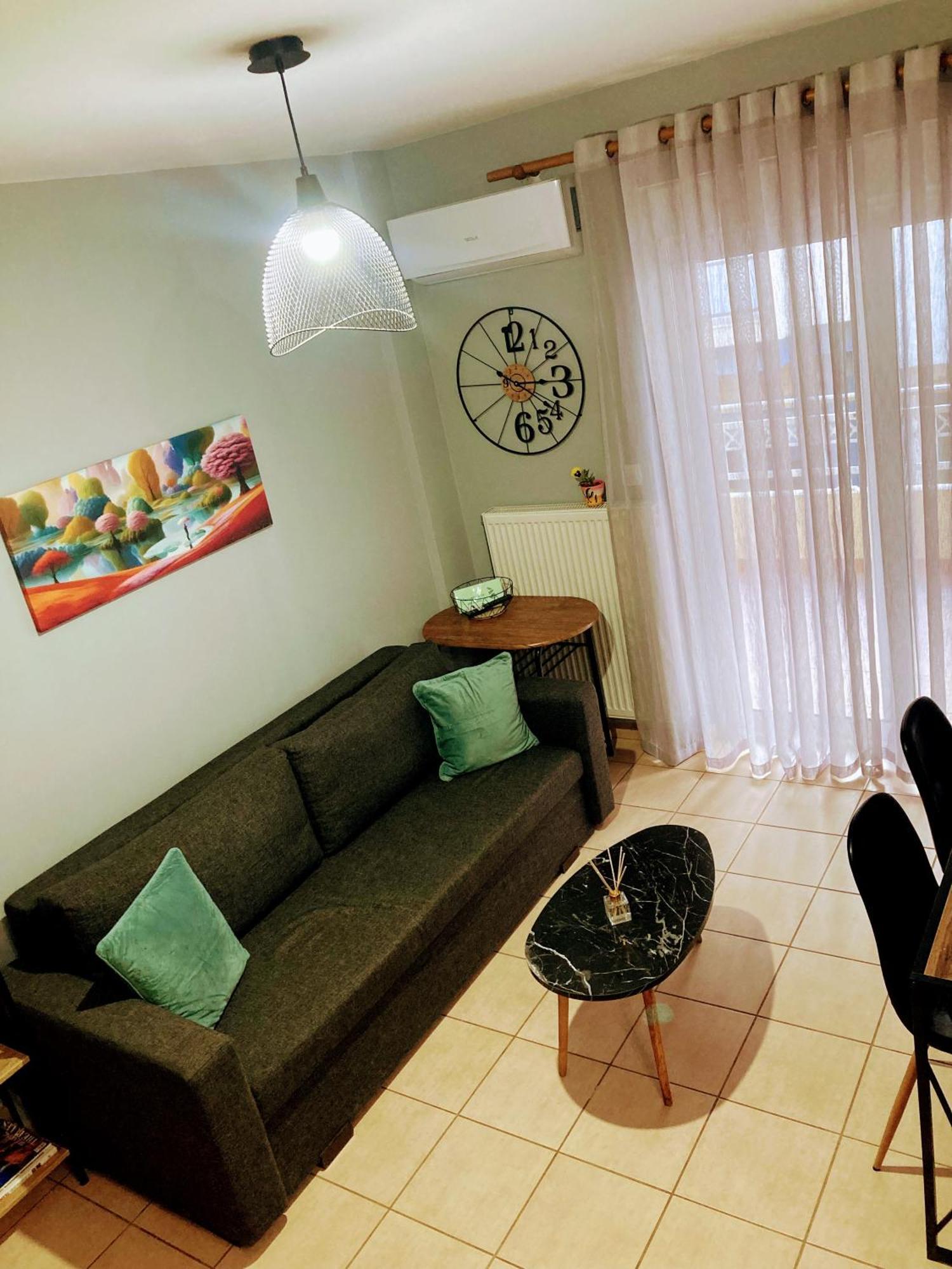 M.o.m.'s Apartment *
